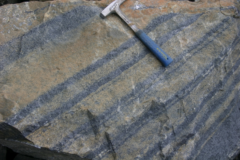 Полосчатая текстура хромитовых руд Сопчеозерского месторождения